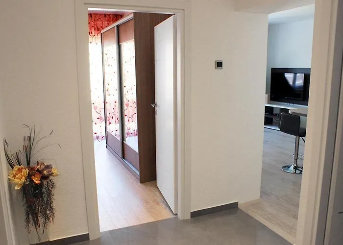 아파트 Luxurious Mediterranean Neva 시베니크